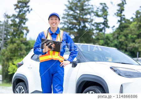 ロードサービス作業員のポートレート ロードサービス作業員のポートレート 114866886