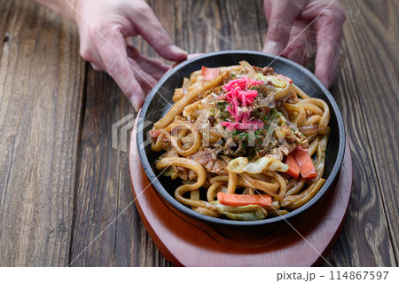 鉄板ソース焼きうどん 讃岐太麺使用の焼きうどん 鉄板ソース焼きうどん 讃岐太麺使用の焼きうどん 114867597