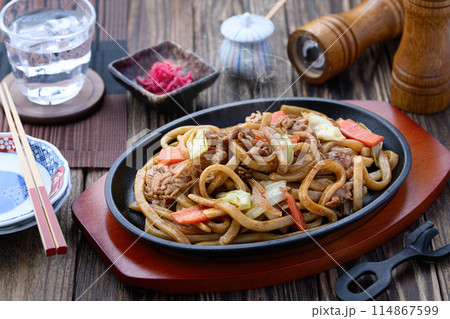 鉄板ソース焼きうどん 讃岐太麺使用の焼きうどん 鉄板ソース焼きうどん 讃岐太麺使用の焼きうどん 114867599