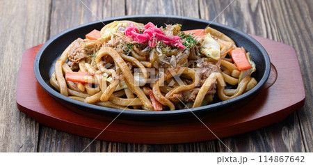 鉄板ソース焼きうどん　讃岐太麺使用の焼きうどん 114867642