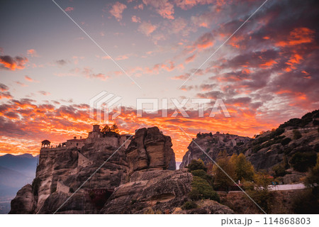 Sunset over Varlaam monastery in Meteora, Greece Sunset over Varlaam monastery in Meteora, Greece 114868803