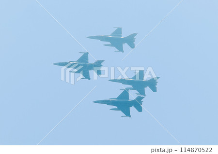 ベルギー空軍F-16AM戦闘機のダイヤモンド編隊 ベルギー空軍F-16AM戦闘機のダイヤモンド編隊 114870522