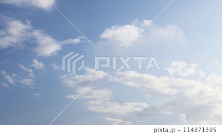 雲の多い青空 雲の多い青空 114871395
