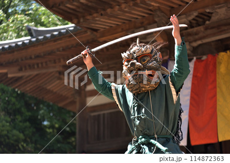 朝光寺　鬼追踊　刀を持って踊る　黒鬼　 114872363
