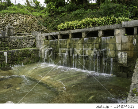 沖縄県南城市玉城の仲村渠樋川 114874515