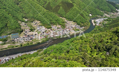 岡山県高梁市_臥牛山山頂より【市街地】ドローン空撮_OTC_No08 岡山県高梁市_臥牛山山頂より【市街地】ドローン空撮_OTC_No08 114875349