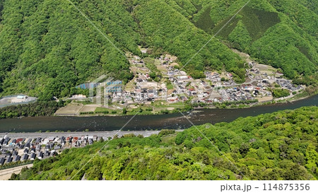 岡山県高梁市_臥牛山山頂より【市街地】ドローン空撮_OTC_No07 114875356