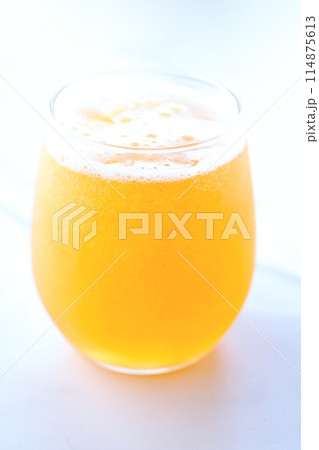 よく冷えたビールのグラス よく冷えたビールのグラス 114875613