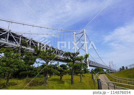 与島パーキングエリアから見る瀬戸大橋（主に南備讃瀬戸大橋と北備讃瀬戸大橋 114876054