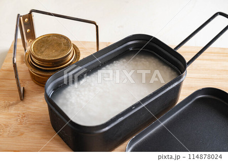 メスティンで炊くご飯 114878024