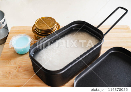 メスティンで炊くご飯 114878026