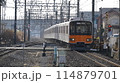 駅へ到着する東武東上線 114879701