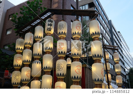 夕方の烏丸通の孟宗山 114885812