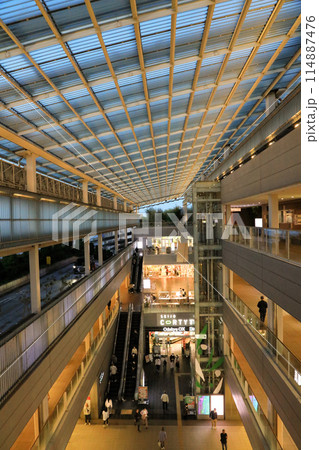 小田急線成城駅コンコース 小田急線成城駅コンコース 114887476