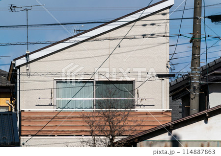 片流れ屋根の二階建て一戸建て住宅 片流れ屋根の二階建て一戸建て住宅 114887863