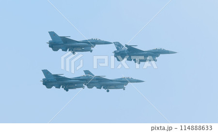 ベルギー空軍F-16AM戦闘機ダイヤモンド編隊 114888633