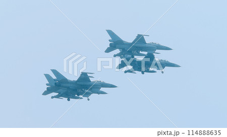 ベルギー空軍F-16AM戦闘機ダイヤモンド編隊 114888635