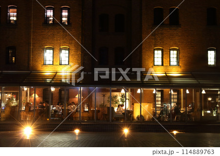 夜の赤レンガ倉庫 114889763