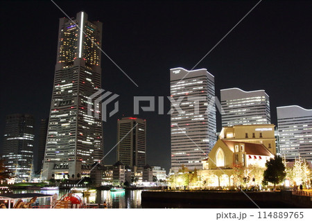 万国橋から見たランドマークタワー 114889765