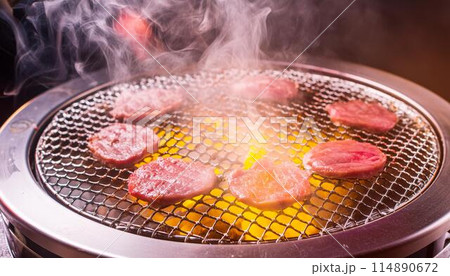 炭火焼肉 114890672