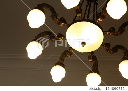 レトロでおしゃれな照明 114890711