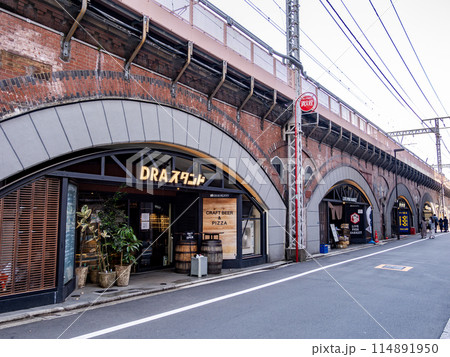 建設当時のまま保存されている鉄道高架橋のレンガ 建設当時のまま保存されている鉄道高架橋のレンガ 114891950