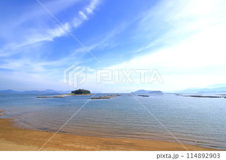 さざなみの音が心地よい瀬戸の海 114892903