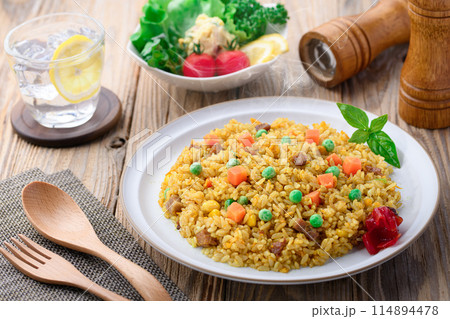 ドライカレー カレーピラフ 114894478