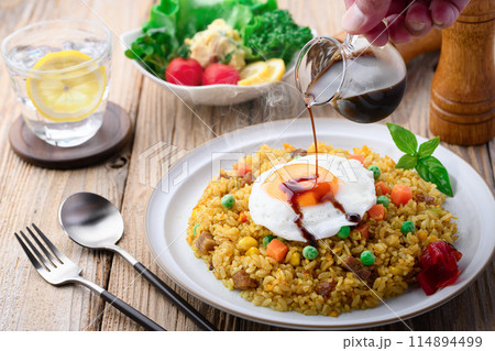 ドライカレー カレーピラフ ドライカレー カレーピラフ 114894499