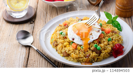 ドライカレー カレーピラフ 114894503