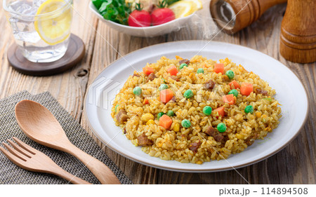 ドライカレー カレーピラフ 114894508