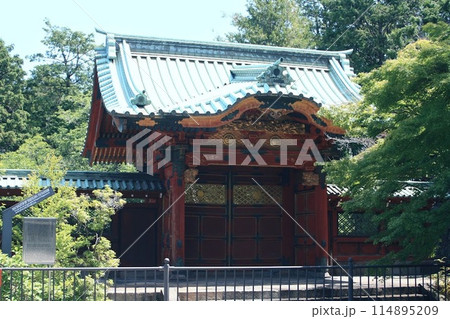 重要文化財の徳川綱吉霊廟勅額門 114895209