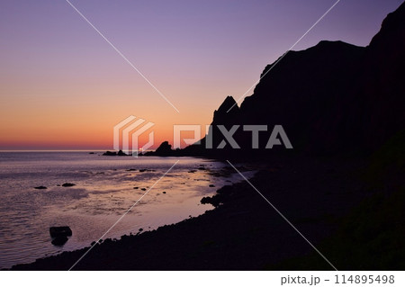 礼文島 元地海岸 (地蔵岩) の夕景 礼文島 元地海岸 (地蔵岩) の夕景 114895498