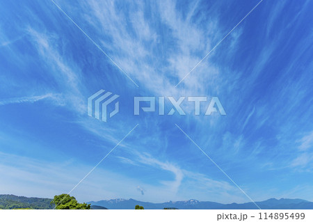 青空と白い雲 青空と白い雲 114895499