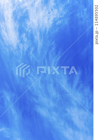 青空と白い雲 114895502