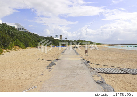 沖縄県石垣島のマエサトビーチから見える風景 114896056
