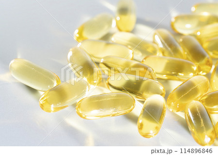 Vitamin D, omega 3, omega 6, Food supplement oil filled fish oil, vitamin A, vitamin E, flaxseed oil.	 114896846