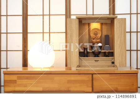 家具調仏壇(都市型仏壇)に納められた大日如来の仏像 真言宗5 114896891