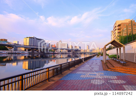 東京都　隅田川と隅田川テラス 114897242