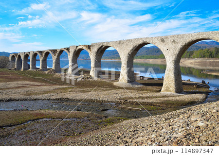 旧国鉄士幌線　タウシュベツ川橋梁 114897347