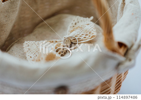 リングピロー 結婚指輪 114897486