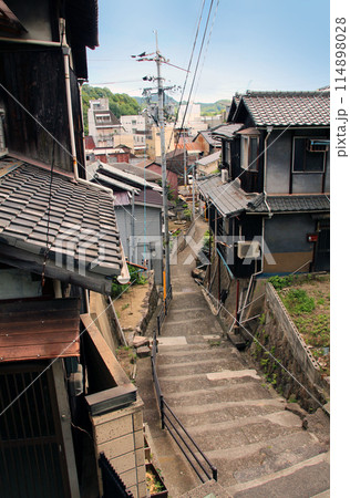 広島県尾道市の千光寺登山道の坂道 114898028