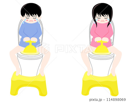 泣いているトイレに座る子供 泣いているトイレに座る子供 114898069