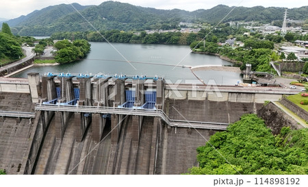 新緑の津久井湖空撮 新緑の津久井湖空撮 114898192