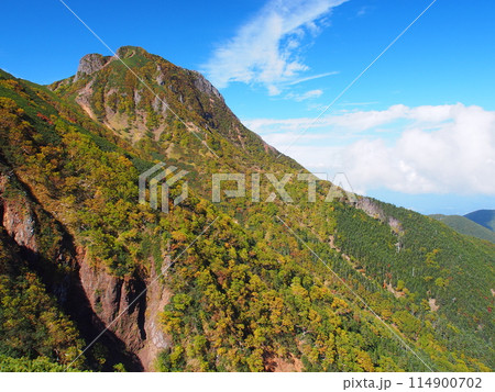 八ヶ岳・文三郎尾根から望む秋の阿弥陀岳 八ヶ岳・文三郎尾根から望む秋の阿弥陀岳 114900702