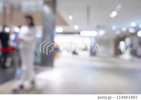 繁華街の背景ぼかし 繁華街の背景ぼかし 114901965