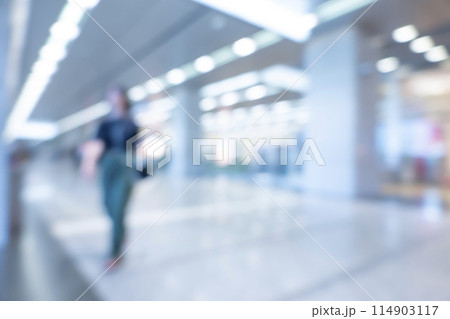 繁華街の背景ぼかし 114903117
