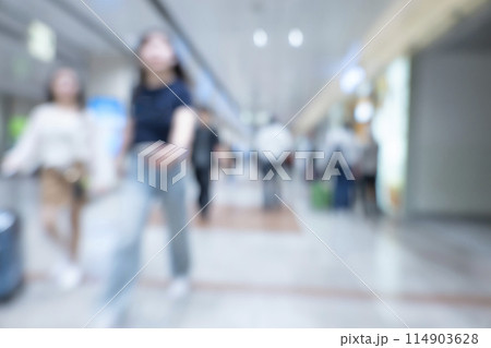 繁華街の背景ぼかし 114903628