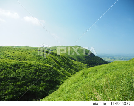快晴の阿蘇山 114905087