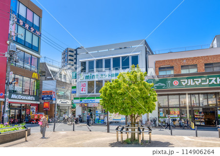 東京都練馬区の都市風景　江古田駅 114906264